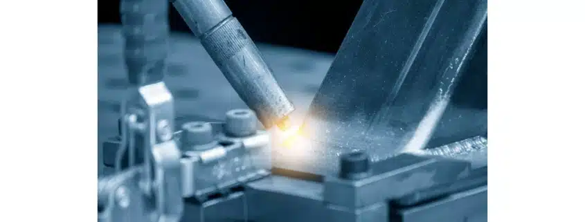 جوشکاری لیزری تکنیکی است که از پرتو لیزر برای اتصال فلزات یا ترموپلاستیک ها استفاده می کنند.